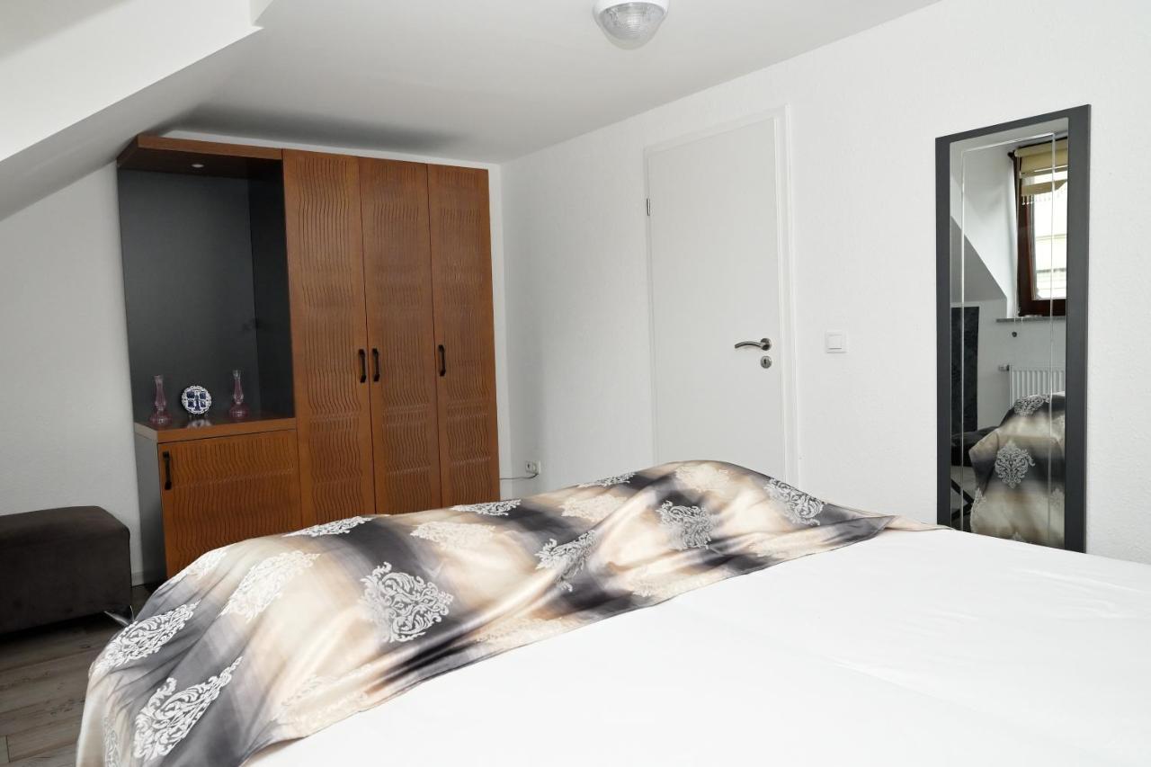 Ferienwohnung&Aparts By Kispet Group Hotels In Oberhausen Oberhausen  Dış mekan fotoğraf