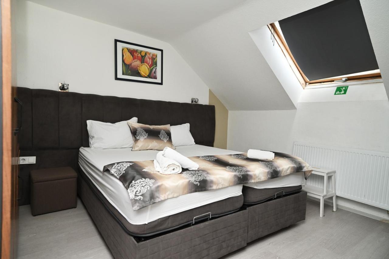 Ferienwohnung&Aparts By Kispet Group Hotels In Oberhausen Oberhausen  Dış mekan fotoğraf